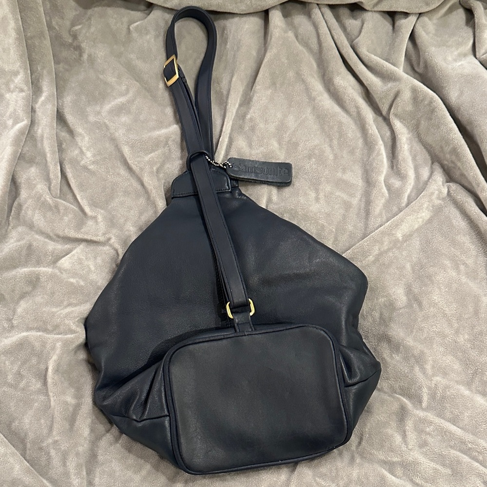 Samsonite Elegant Navy Leather Shoulder Sling Bag - Picture 3 of 6